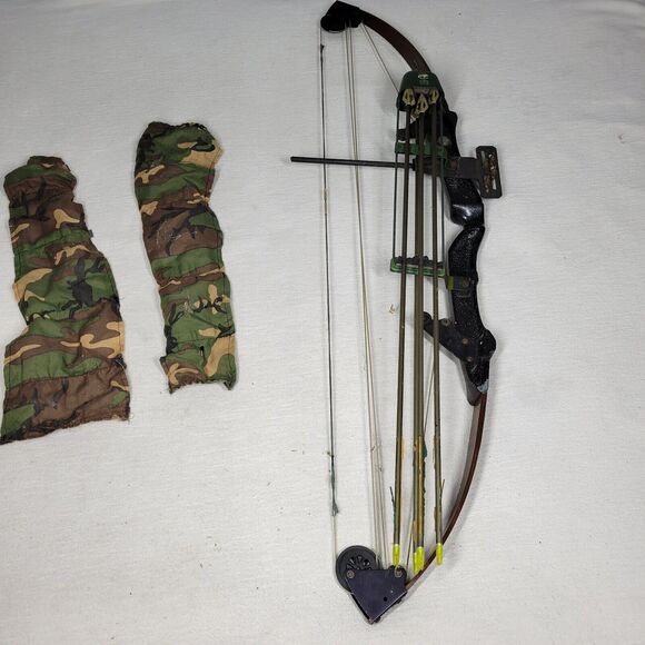 Bear Archery Compound Bow With Quiver Of Arrows Damage Read Description Hunting - Picture 7 of 16